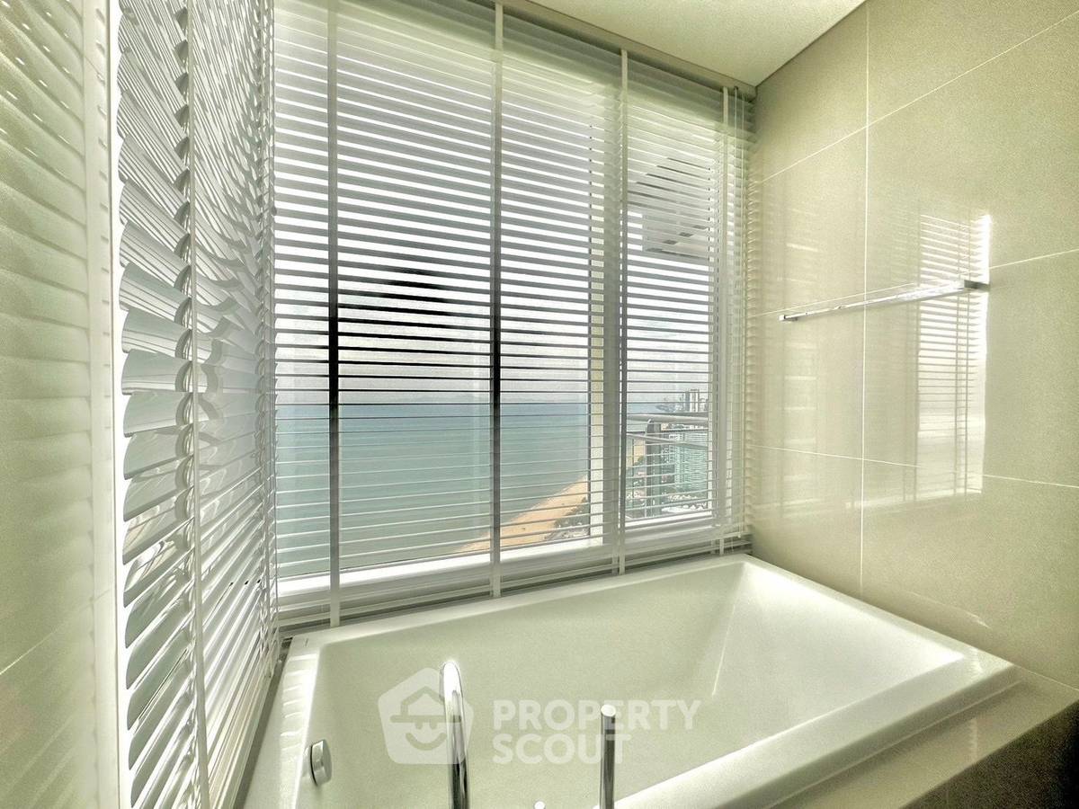 picture 40th-Floor 2-BR Condo At Reflection Jomtien Beach Pattaya (ID 2303053) - 17/19