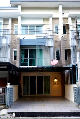 Townhouses for rent Bangkok : 📌 For Rent 3-story Townhouse TOWN PLUS X LADPRAO 3 bedroom 4 bathroom