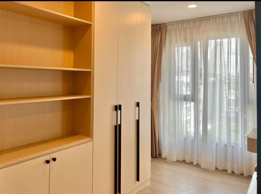 picture BRAND-NEW Condo ASPIRE ONNUT STATION Corner Room 22K - 10/16