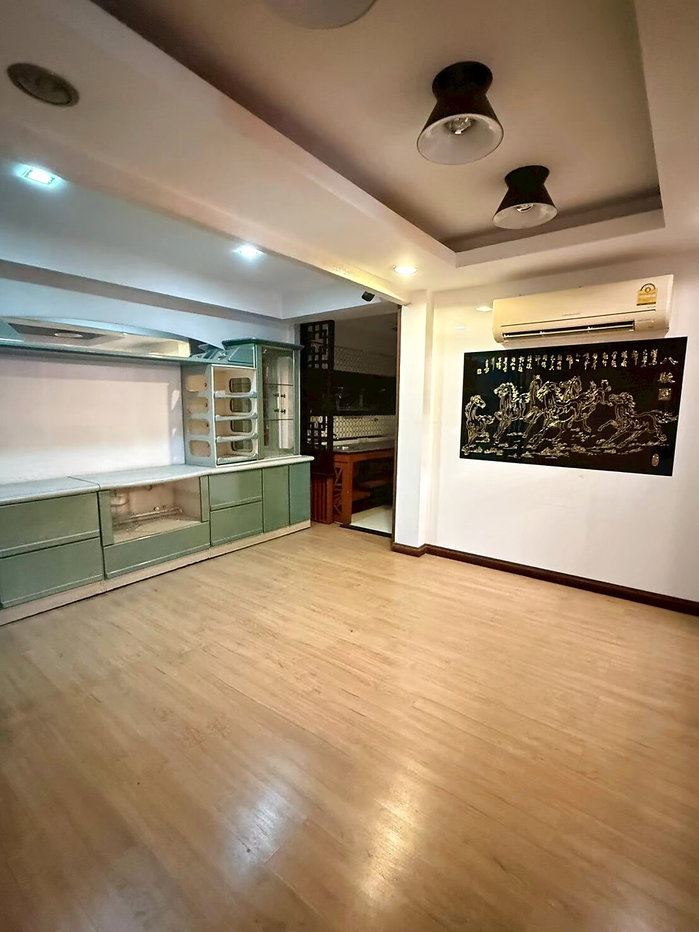 รูป ขายบ้านเดี่ยว 2 ชั้น 4 ห้องนอน 3 ห้องน้ำ หมู่บ้านเกศรี 2 ซอยรามคำแหง 124 สะพานสูง ตกแต่งไม้สักและไม้หายาก ใช้สอย 320 ตร.ม. ใกล้ MRT สัมมากร สายสีส้ม - รูปที่ 7/31