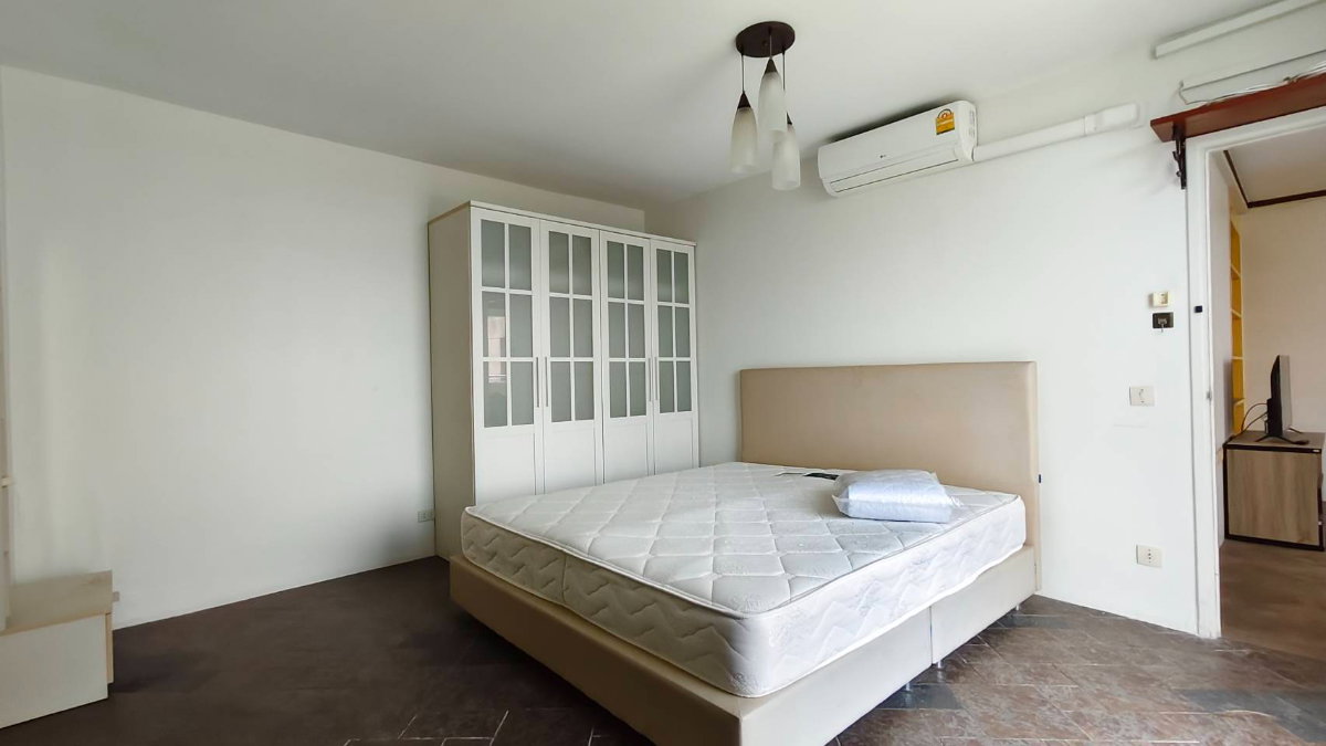 picture Geneva 2 Condominium   Unit 18C 97 Sq.m.  3 Bedrooms  2 Bathrooms - 14/26