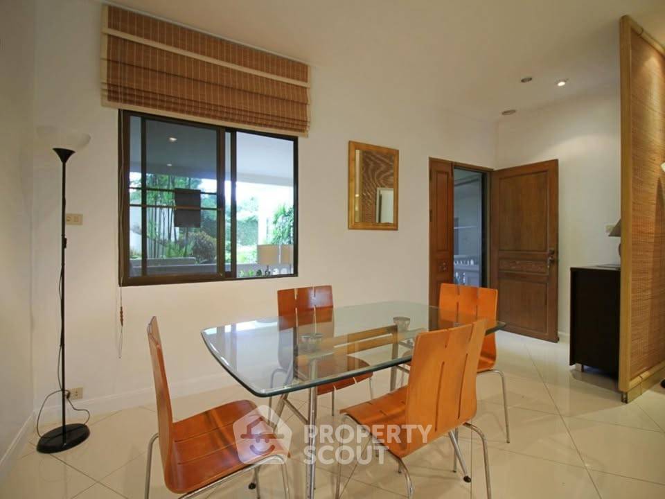 picture Spacious 2-BR 173 Sqm At Baan Somprasong Condominiums (ID 3169320) - 5/16