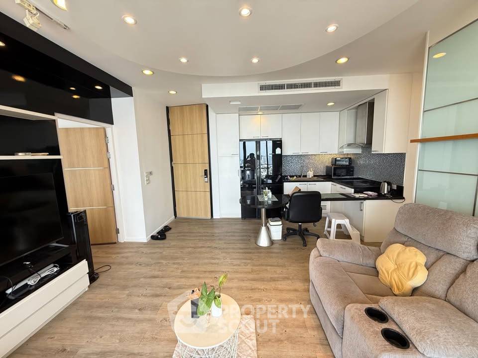 picture 45th-Floor 2-BR At The Issara Ladprao Near MRT Lat Phrao (ID 3168343) - 7/27