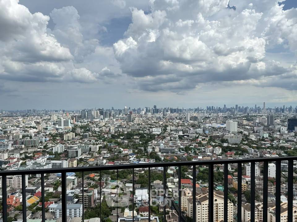 picture 45th-Floor 2-BR At The Issara Ladprao Near MRT Lat Phrao (ID 3168343) - 19/27