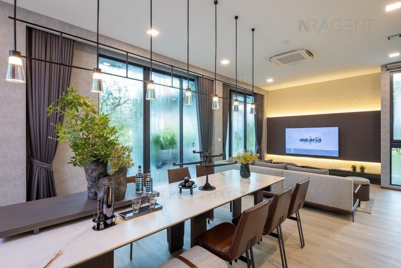 รูป 📌 ขายบ้านเดี่ยว โครงการ วีเว่ กรุงเทพกรีฑา 3 ชั้น 4 ห้องนอน 5 ห้องน้ำ - รูปที่ 5/8