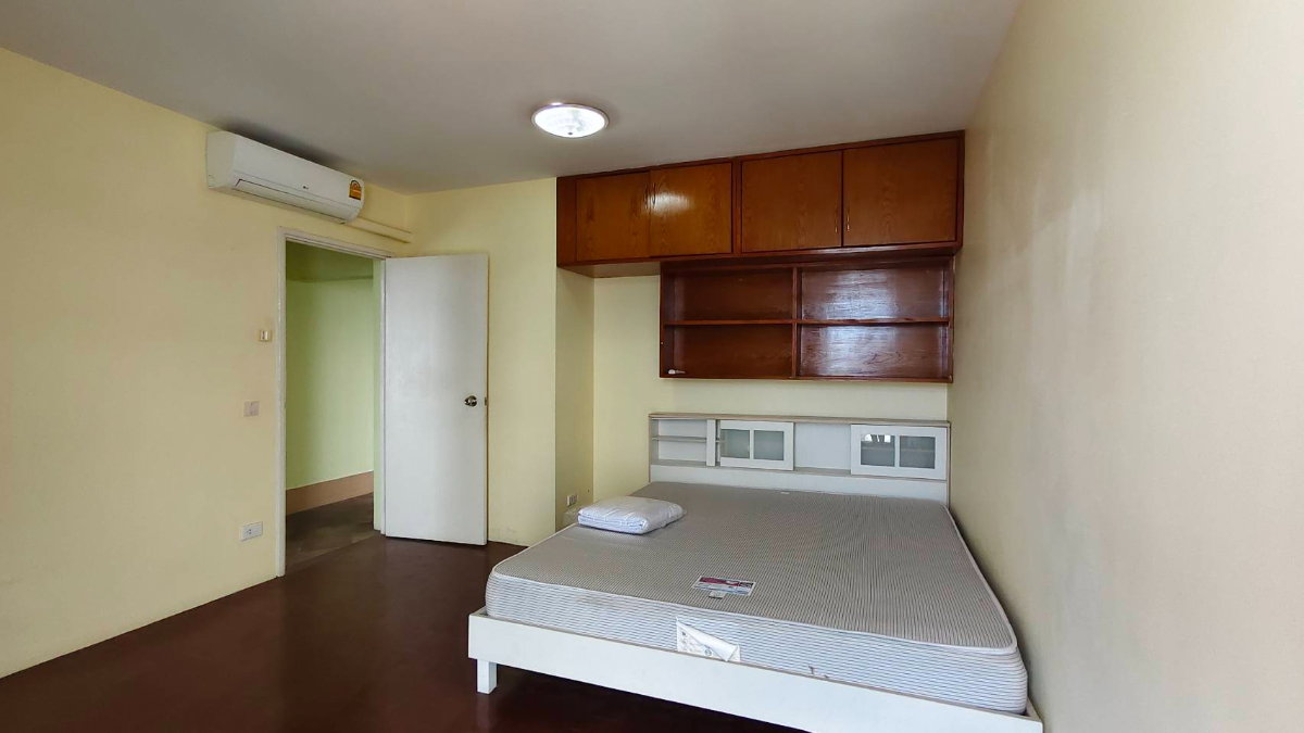 picture Geneva 2 Condominium   Unit 18C 97 Sq.m.  3 Bedrooms  2 Bathrooms - 19/26
