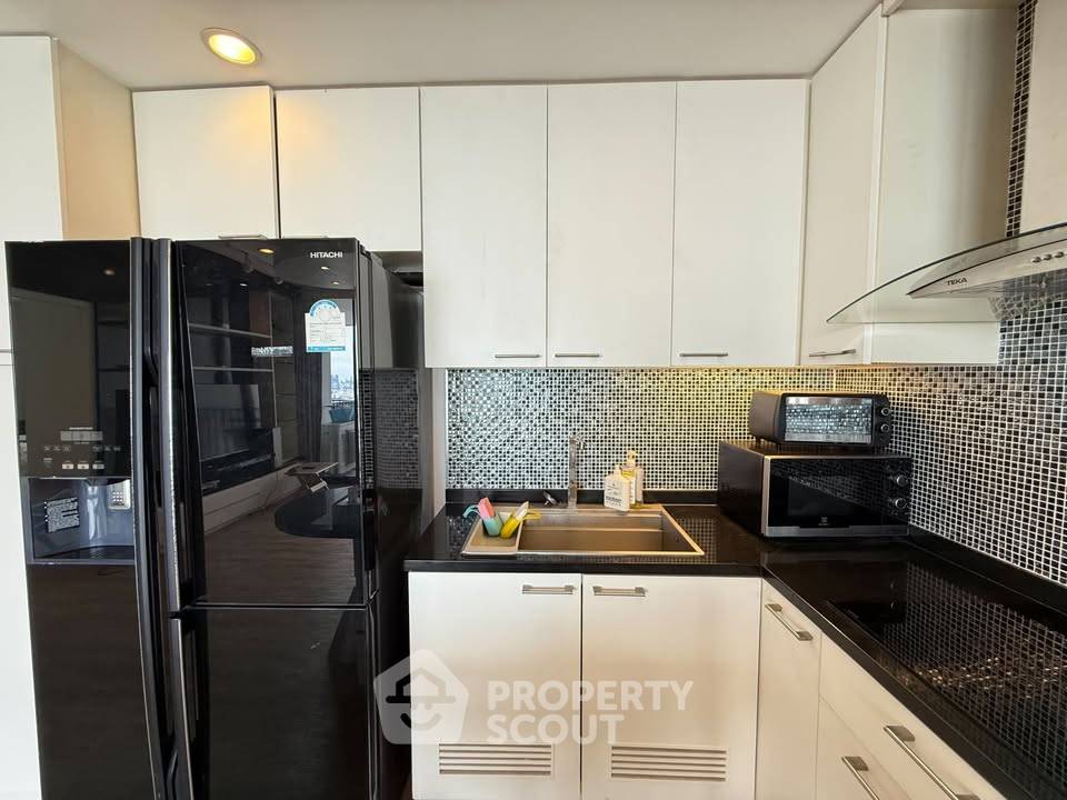 picture 45th-Floor 2-BR At The Issara Ladprao Near MRT Lat Phrao (ID 3168343) - 8/27