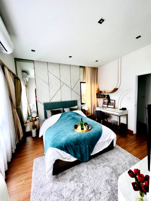 Townhouses for rent Bangkok-Chon Buri Motorway : Fully Furnished 2-Story Townhome | The Thamm Signature | 5 Mins to Airport Rail Link & Near Train Station.