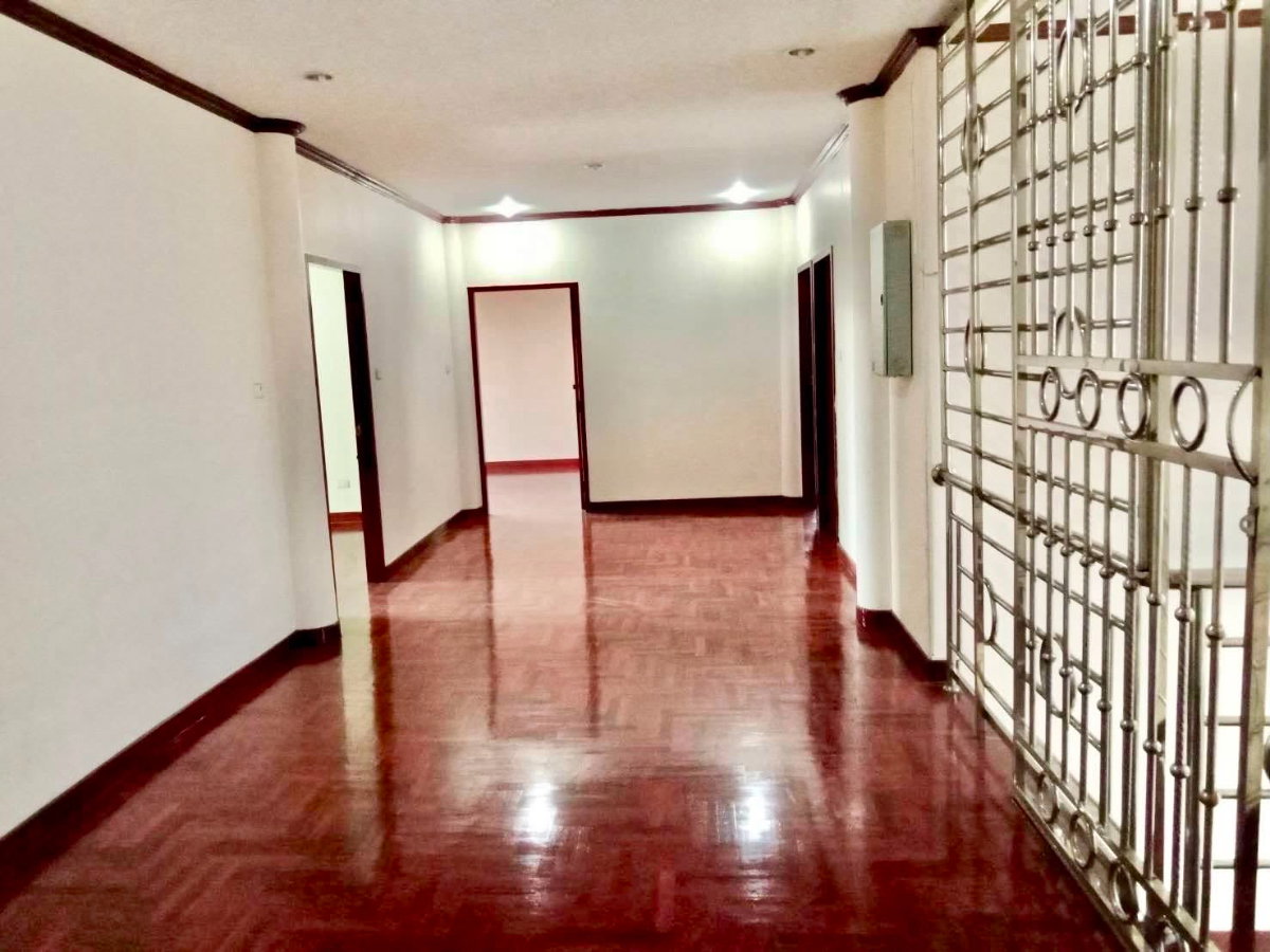 รูป บ้านเดี่ยว 2 ชั้น พร้อมที่ดินแปลงใหญ่ 349 ตร.ว. เมืองพิษณุโลก - รูปที่ 9/12