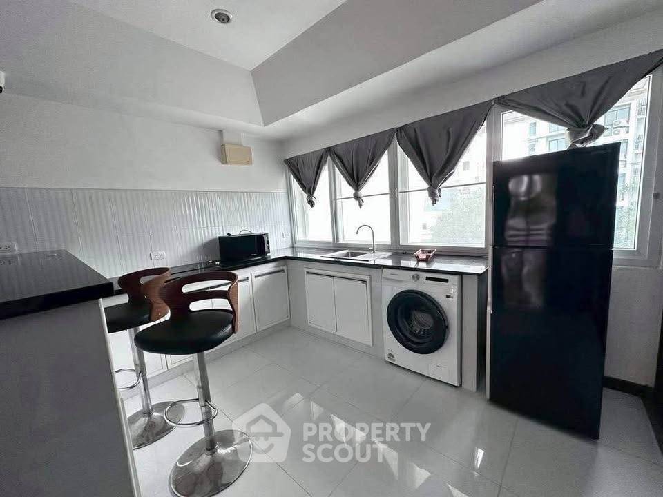 picture Spacious 2-BR 110 Sqm For Sale At Bangsaray Condominium (ID 2672094) - 7/14