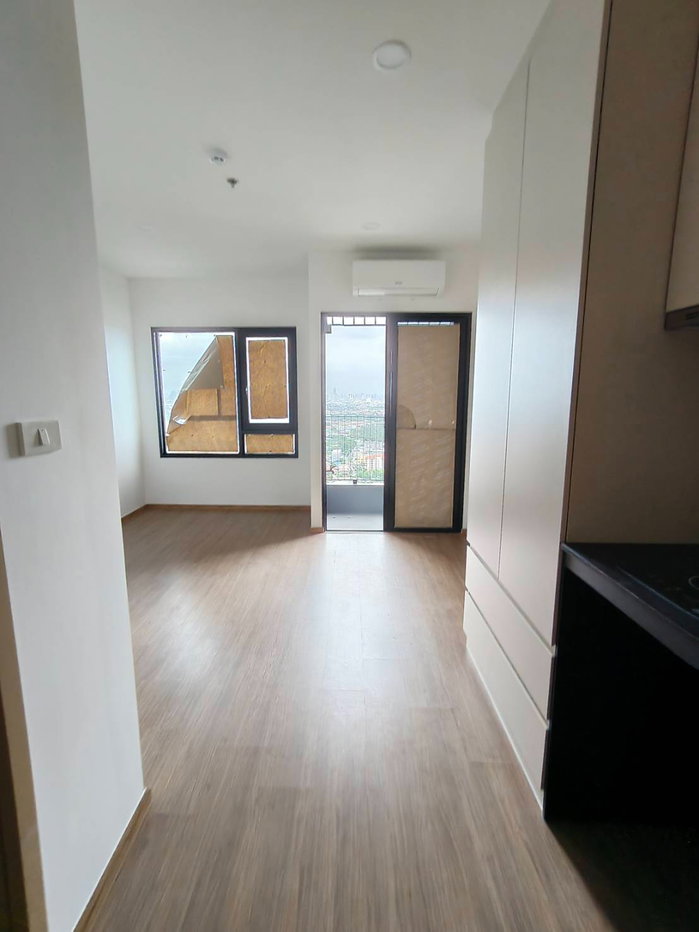picture Condo for rent: The LIVIN Phetkasem (studio), 32nd floor, near MRT Phasi Charoen station. - 1/14