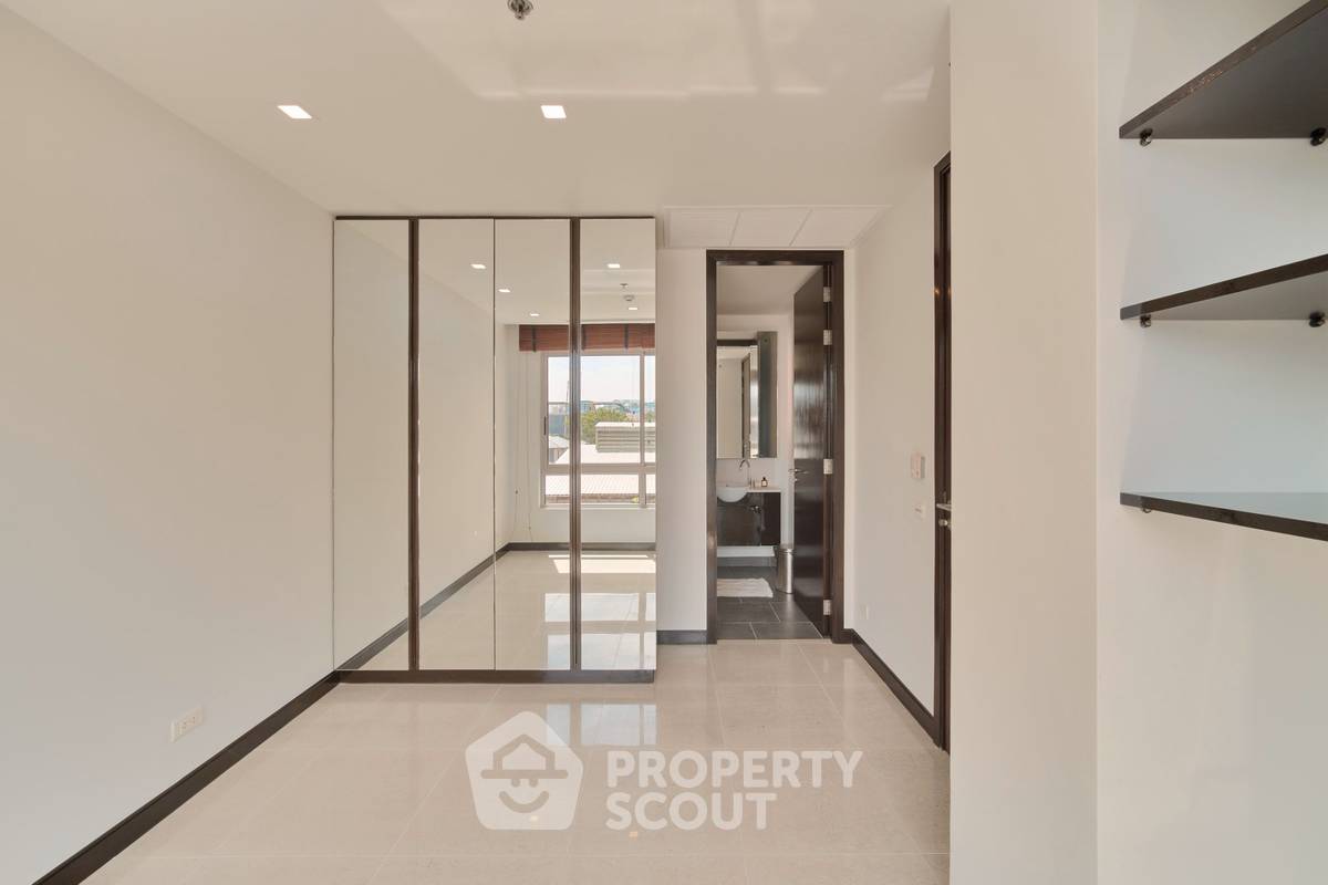 รูป ขายคอนโด 2 ห้องนอน The Lofts Yennakart ย่านช่องนนทรี (ID 3169874) - รูปที่ 11/44
