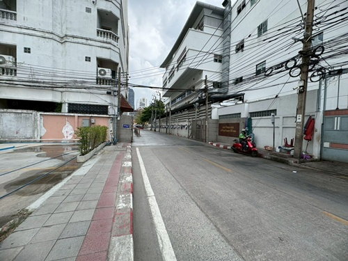รูป ขายที่ดินแปลงสวย ใจกลางสุขุมวิท 23 พร้อมใบอนุญาตก่อสร้างอาคารสูง 8 ชั้น **850,000/วา** (N.2107) - รูปที่ 10/10