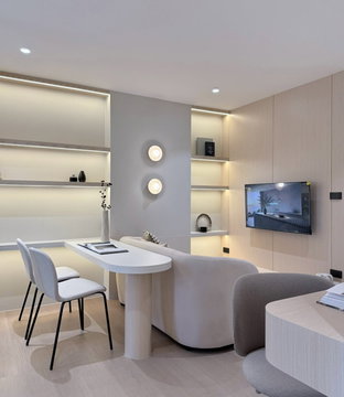 D Condo Campus, near Chiang Mai University, Fully Renovated with Luxury Built-in Furniture Throughout the Room.