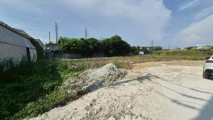 picture "Land for Rent 2.5 Rai, Na Di, Samut Sakhon. Wide frontage, concrete road, dual access (front & back). Ideal for warehouse. Divisible for rent. " - 7/18