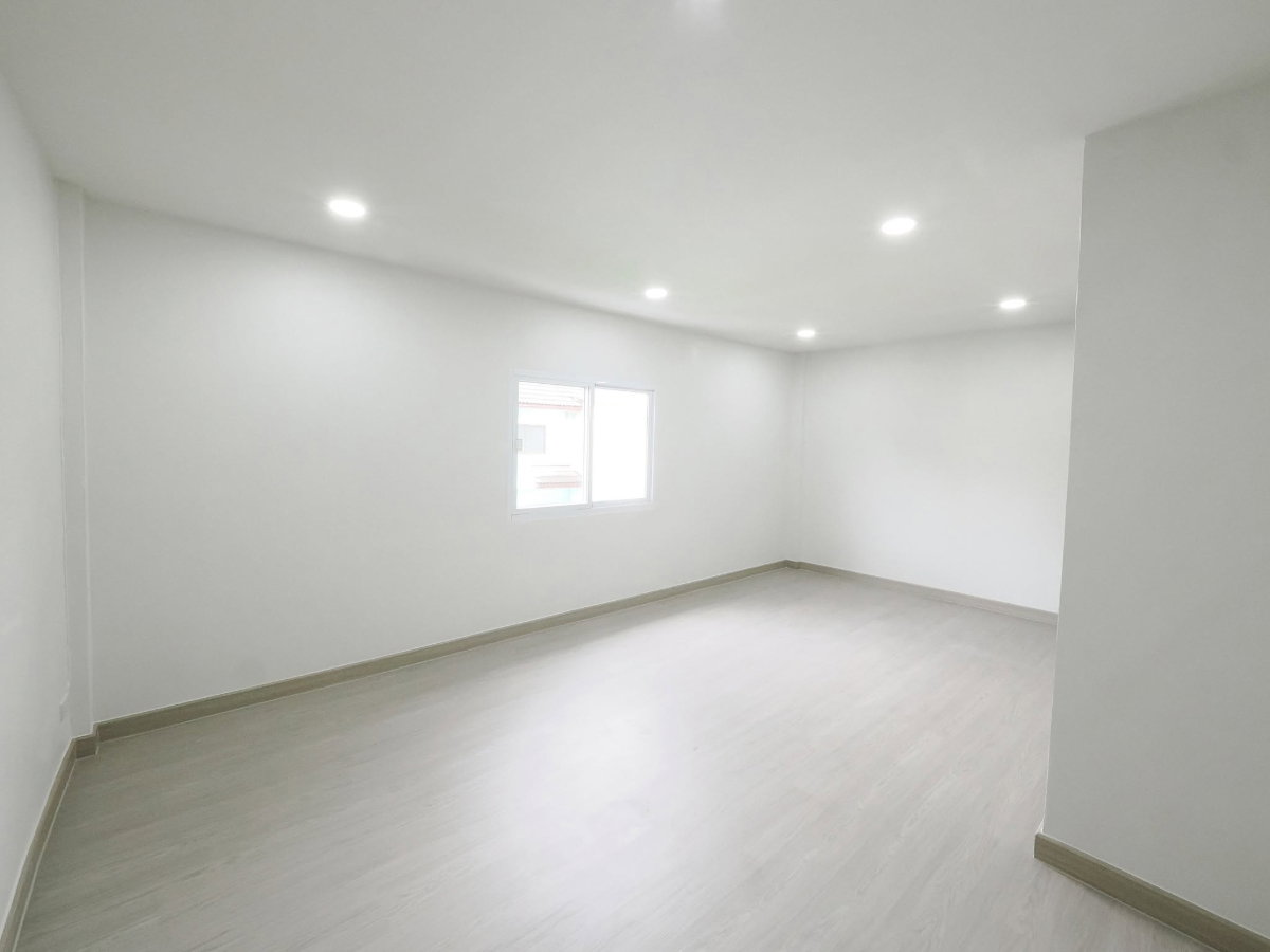 รูป ขายราคาพิเศษ ทาวน์โฮม 3 ชั้น 23.2 ตร.ว. ม.บำรุงวงศ์ 5 ห้องนอน 4 ห้องน้ำ [กาญจนาภิเษก–ปลายบาง]  - รูปที่ 46/59
