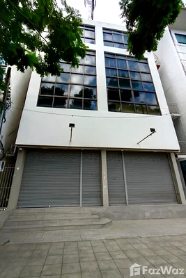 Townhouses for rent Bangkok : 6 Bedroom Townhouse for rent in Chong Nonsi, Bangkok  6662907
