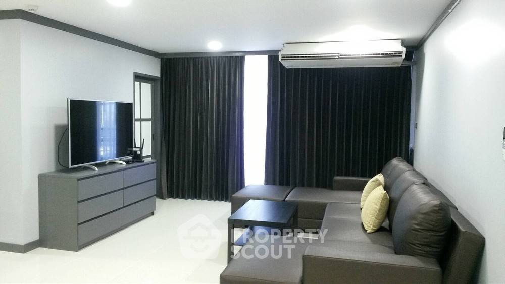 picture High-Floor 3-BR Condo At Supalai Place Sukhumvit 39 Near BTS Phrom Phong (ID 334997) - 27/30