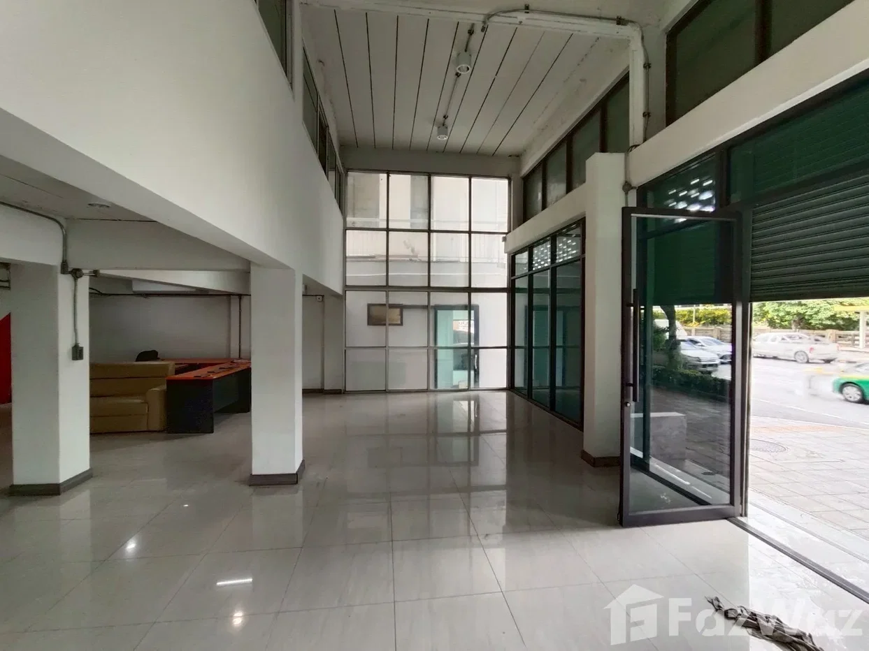 รูป ทาวน์เฮ้าส์ให้เช่า 6 ห้องนอน ใน ช่องนนทรี, กรุงเทพมหานคร 6662907 - รูปที่ 2/27