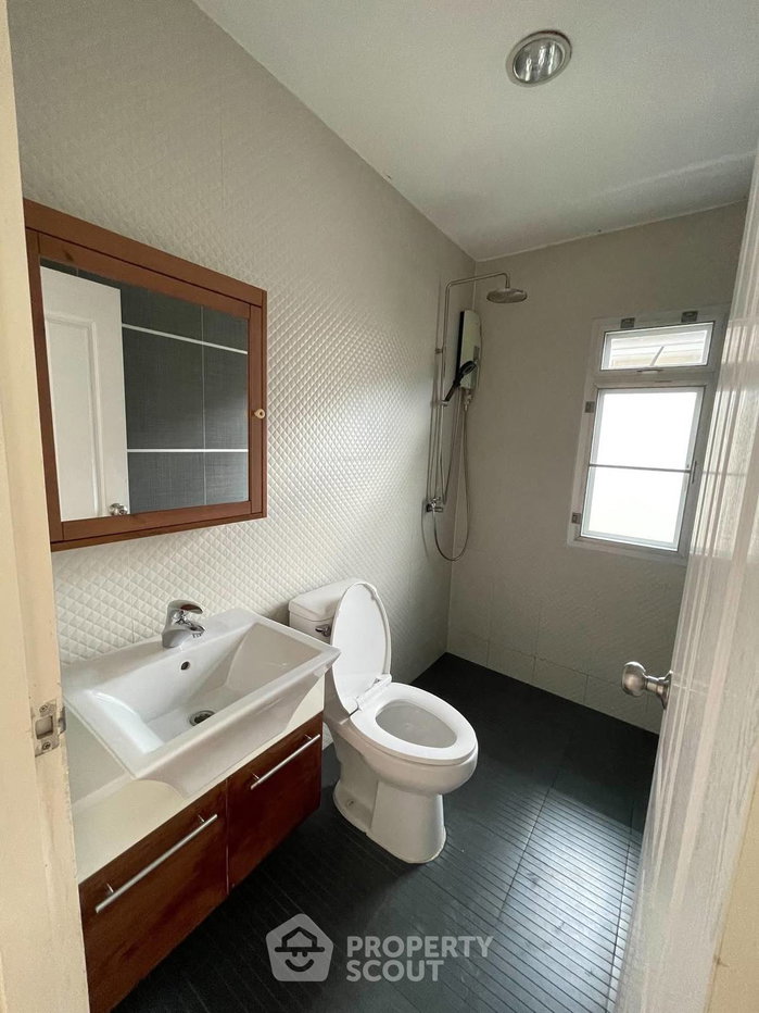 picture 3-BR House At Life Bangkok Boulevard Ramintra 23, Bang Khen (ID 3171498) - 9/10