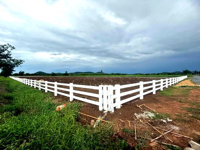 Land for sale U Thong Suphanburi : Land for sale, 1 rai starting at 1,250 THB/sq.wa, near Uthong main road.