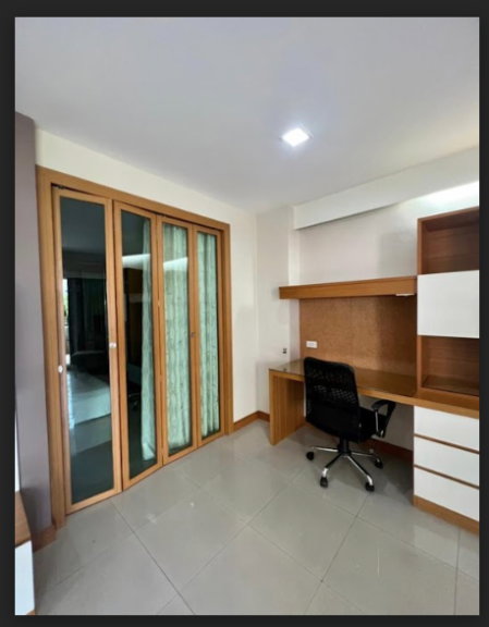รูป 🏙️✨ FOR RENT: Aree Place Sukhumvit 26  📩 Interested in this room? Screenshot or copy the link and send us via Line for more details & room viewing.   - รูปที่ 4/10