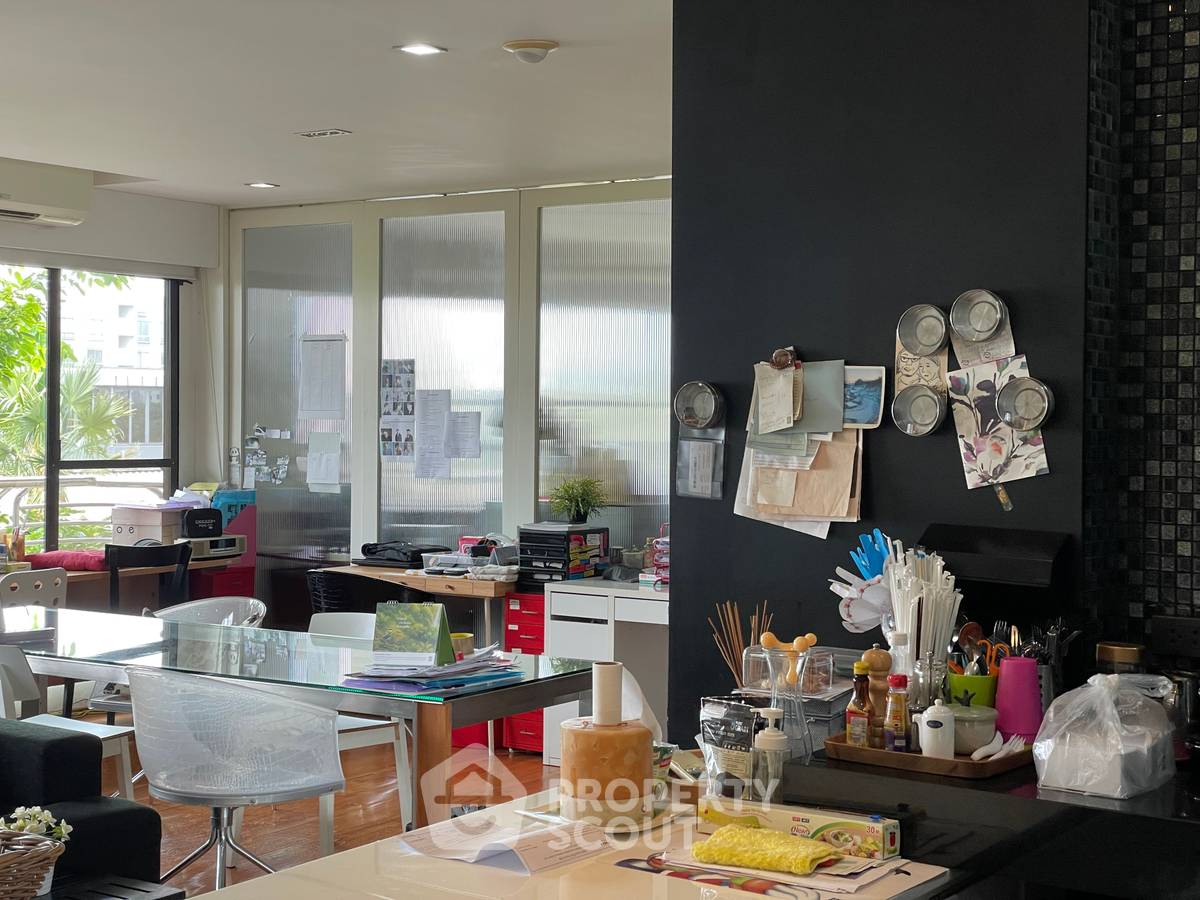 picture Spacious 2-BR 150 Sqm At Supreme Ville, MRT Khlong Toei (ID 3171507) - 14/16
