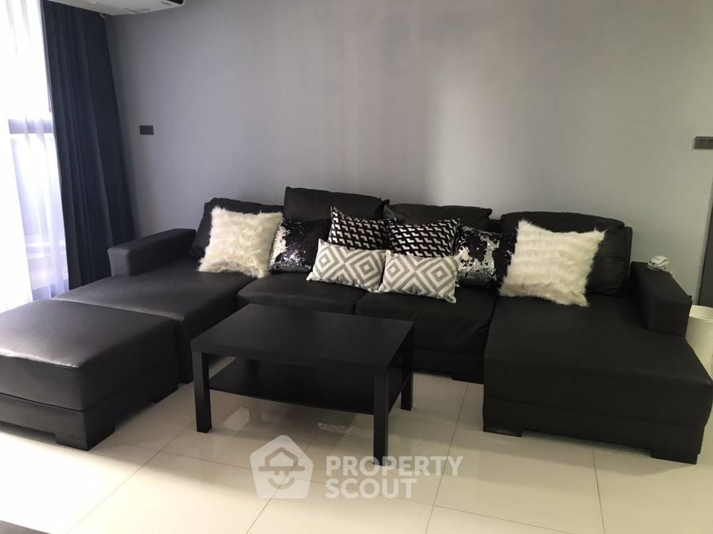 picture High-Floor 3-BR Condo At Supalai Place Sukhumvit 39 Near BTS Phrom Phong (ID 334997) - 17/30