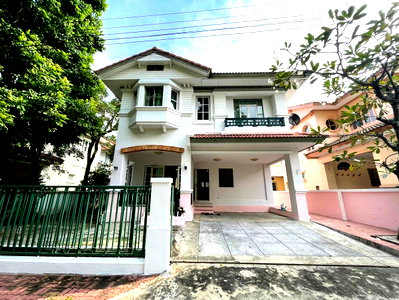 Houses for rent Dhonburi Rajabhat University Samut Prakan Campus : For Rent: Detached 2-story house, Chaiyapruek Theparak, 3 bedrooms, 3 bathrooms, 68 sq.wa. Only 20,000 THB per month.