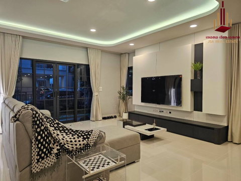 ✨ ขาย เซนโทร บางนา ✨ 💰 ราคา 18,500,000 บาท