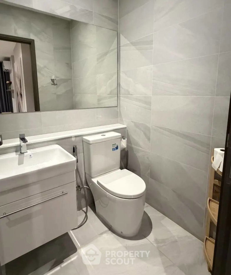 picture 24th-Floor 2-BR Condo At Rhythm Ekkamai Estate BTS Thong Lor (ID 3169919) - 20/20