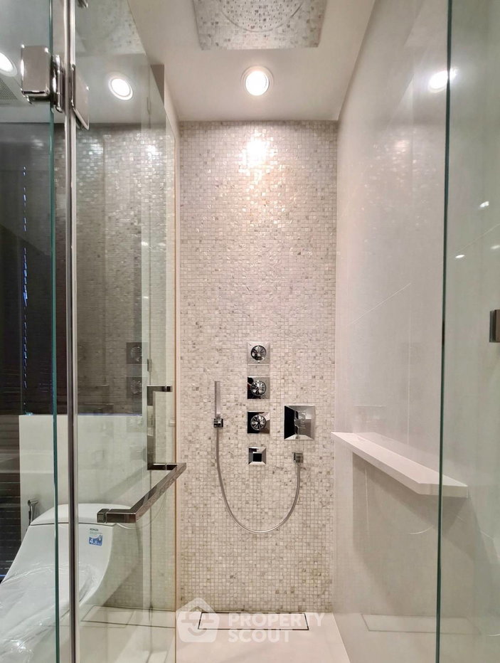 รูป ห่าง BTS พร้อมพงษ์ 100 เมตร | 2 ห้องนอน Vittorio Sukhumvit 39 (ID 3171046) - รูปที่ 9/18