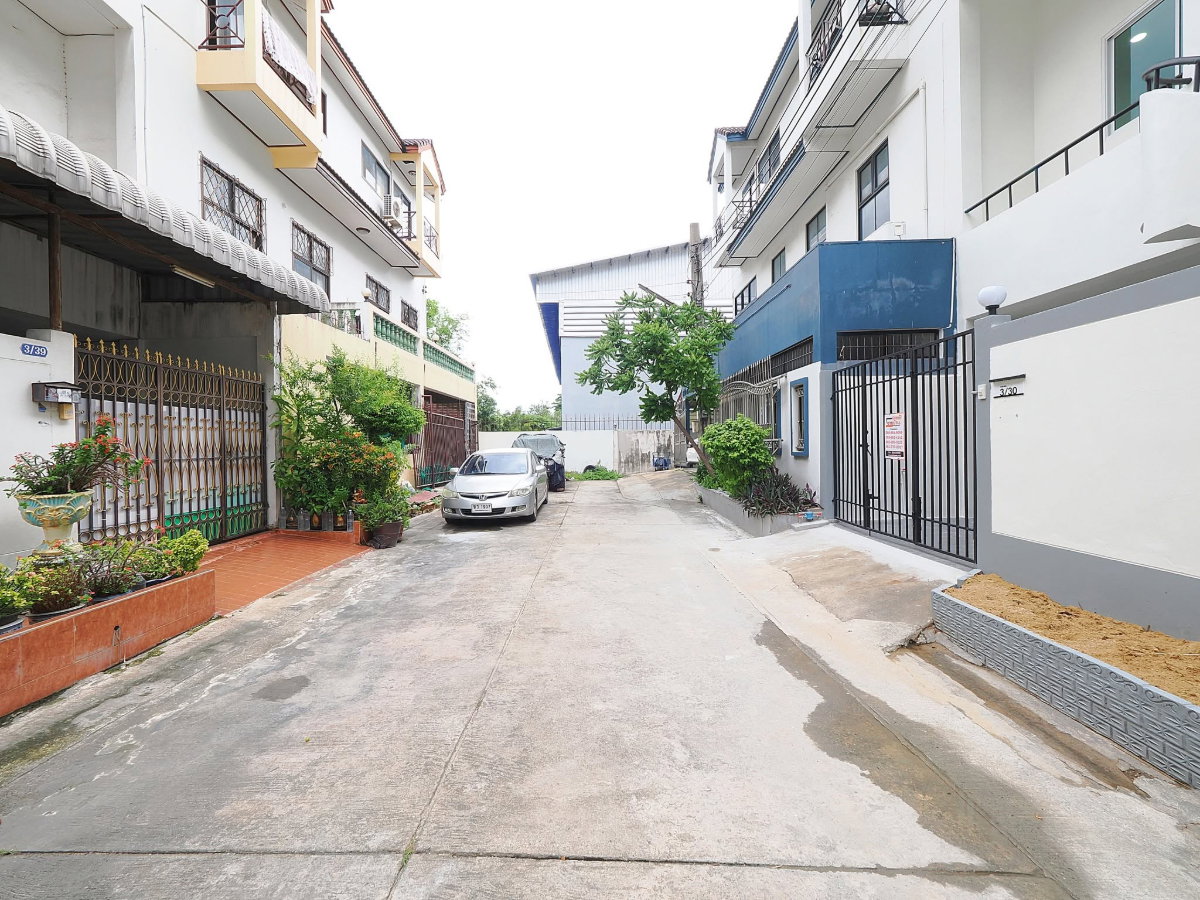 รูป ขายราคาพิเศษ ทาวน์โฮม 3 ชั้น 23.2 ตร.ว. ม.บำรุงวงศ์ 5 ห้องนอน 4 ห้องน้ำ [กาญจนาภิเษก–ปลายบาง]  - รูปที่ 57/59