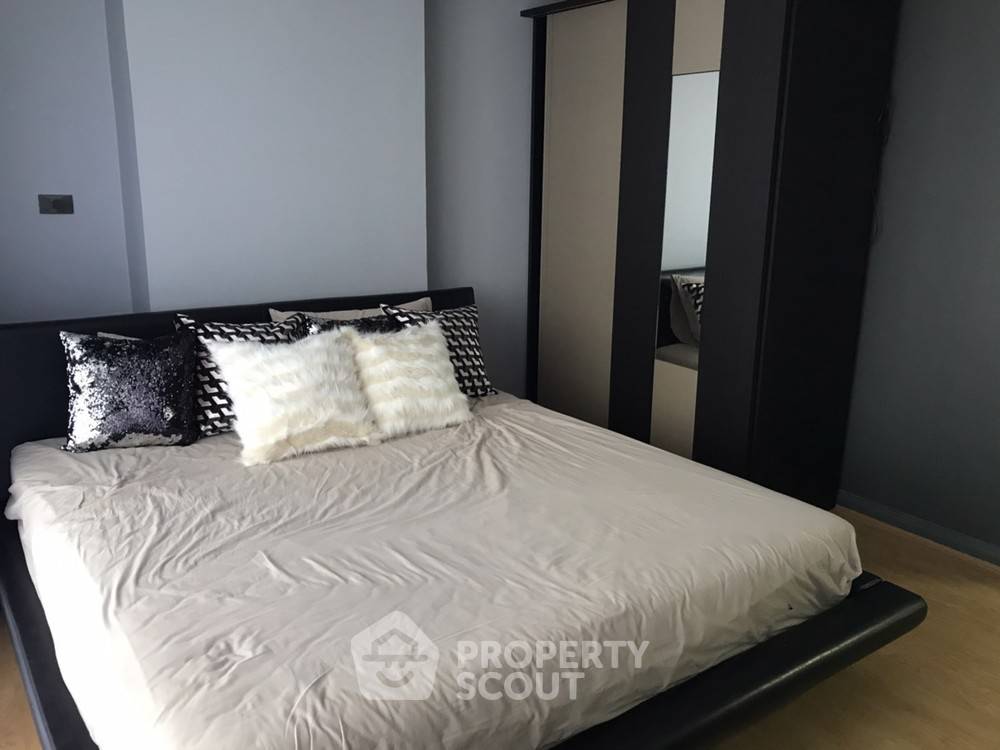 picture High-Floor 3-BR Condo At Supalai Place Sukhumvit 39 Near BTS Phrom Phong (ID 334997) - 21/30