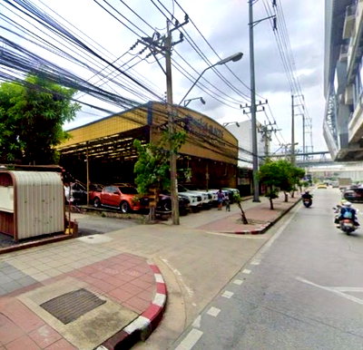 Land for sale Soi Lasalle (Sukhumvit 105) : Land for sale adjacent to Srinakarin Road, 50 meters from the Yellow Line BTS. Suitable for condo, office, or hotel development. (N.2204)