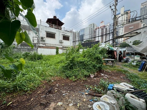 รูป ขายที่ดินแปลงสวย ใจกลางสุขุมวิท 23 พร้อมใบอนุญาตก่อสร้างอาคารสูง 8 ชั้น **850,000/วา** (N.2107) - รูปที่ 3/10