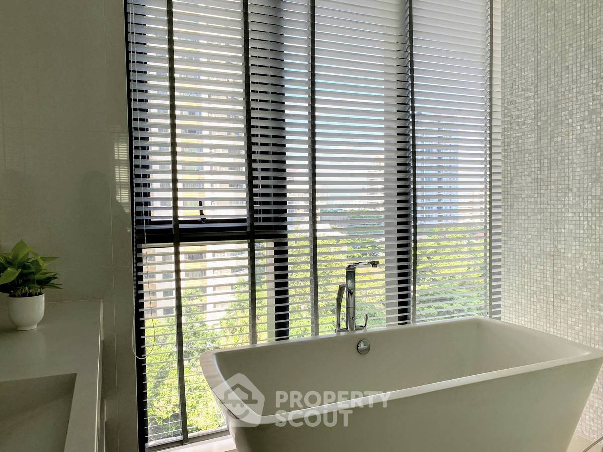 รูป ห่าง BTS พร้อมพงษ์ 100 ม. | คอนโด 2 ห้องนอน Vittorio Sukhumvit 39 (ID 3171045) - รูปที่ 8/14