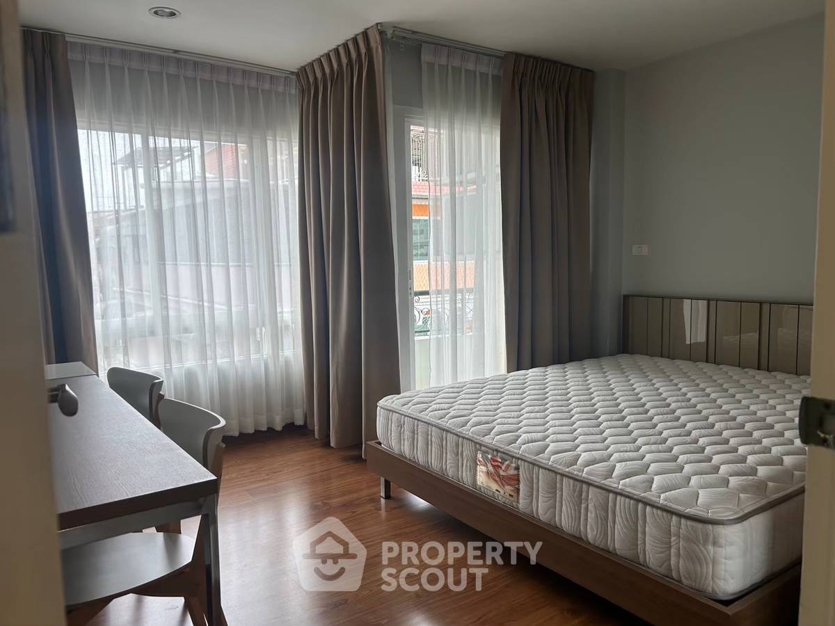 รูป คอนโด 2 ห้องนอน Surawong City Resort Condominium ใกล้ MRT สามย่าน (ID 3171535) - รูปที่ 8/19