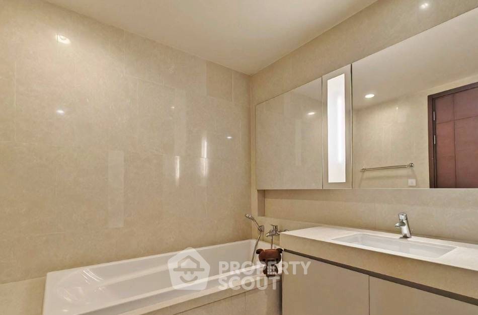 picture Great Value 2-BR Condo At Quattro By Sansiri Near BTS Thong Lor (ID 2501394) - 2/8
