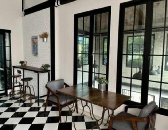 รูป ให้เช่าอาคาร / Studio / คาเฟ่ / สำนักงาน 2 ชั้น บรรยากาศกลางสวน ซอยบางรักน้อย ท่าอิฐ ใกล้ MRT ที่จอดรถ 10 คัน เฟอร์นิเจอร์บางส่วน เหมาะหลากหลายธุรกิจ - รูปที่ 4/17