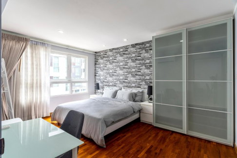 🏙️✨ FOR RENT: Baan Siri Sukhumvit 13 📩 Interested in this room? Screenshot or copy the link and send us via Line for more details & room viewing.
