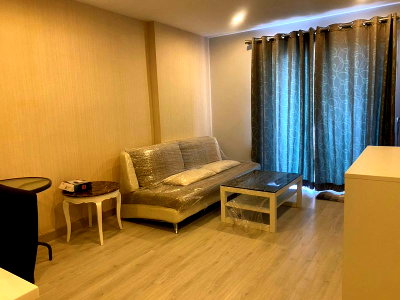 Condos for sale : Urgent sale! Golden Coast Sriracha Phase 2, a condo in a great location at an attractive price.