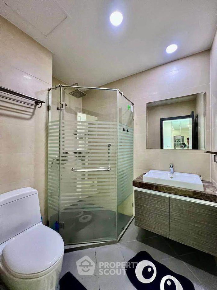 picture 27th-Floor 1-BR Condo For Rent At Dusit Grand Condo View (ID 3010642) - 4/6