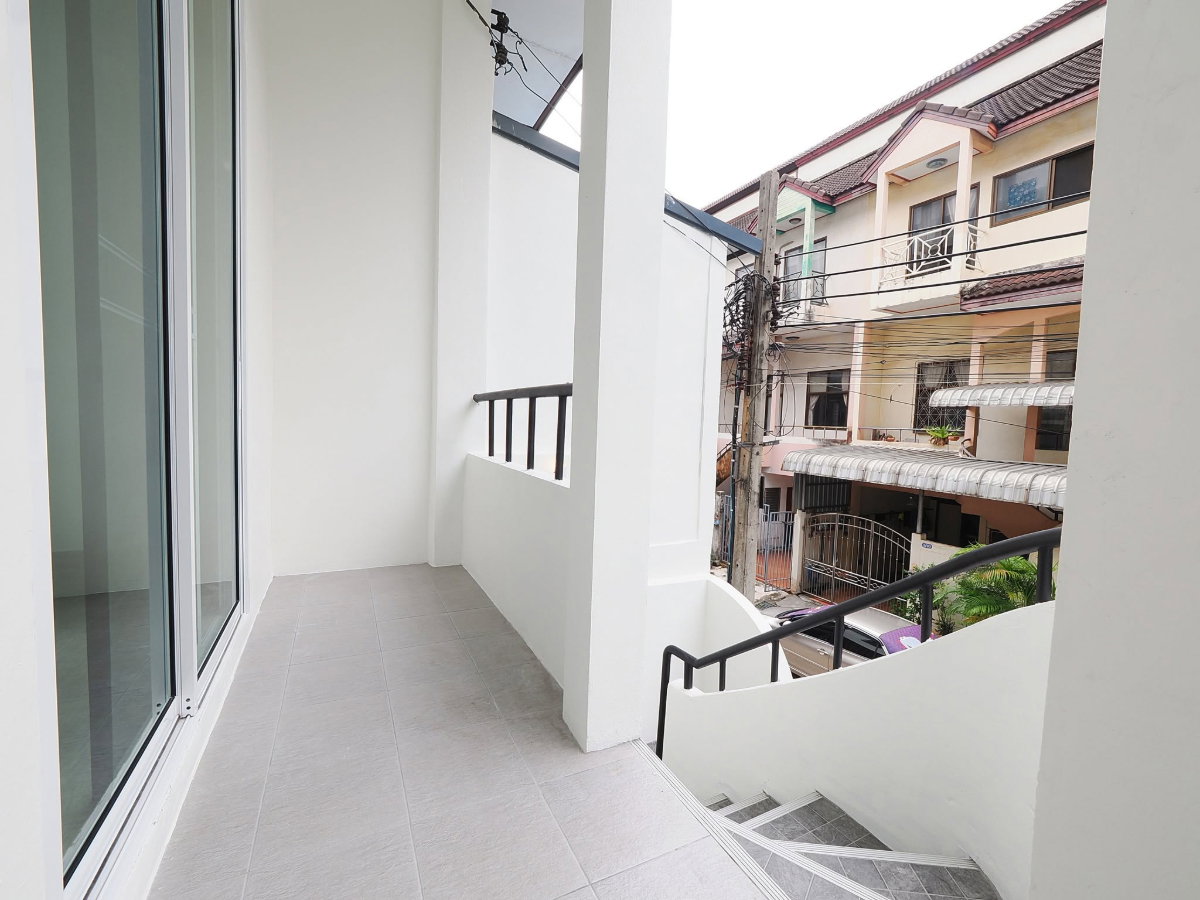 รูป ขายราคาพิเศษ ทาวน์โฮม 3 ชั้น 23.2 ตร.ว. ม.บำรุงวงศ์ 5 ห้องนอน 4 ห้องน้ำ [กาญจนาภิเษก–ปลายบาง]  - รูปที่ 32/59
