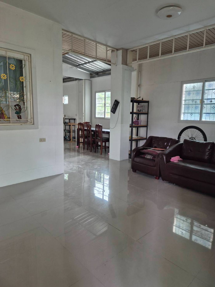 รูป บ้านว่างให้เช่าโคราช หมู่บ้านรุ่งเรืองแกรนด์วิลล์ ใกล้รพ.ริมลิฟวิ่ง มทส. บ้านเดี่ยว 2 ชั้น 70ตรว. ปรุใหญ่ หนองจะบก - รูปที่ 2/25
