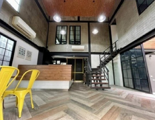 รูป ให้เช่าอาคาร / Studio / คาเฟ่ / สำนักงาน 2 ชั้น บรรยากาศกลางสวน ซอยบางรักน้อย ท่าอิฐ ใกล้ MRT ที่จอดรถ 10 คัน เฟอร์นิเจอร์บางส่วน เหมาะหลากหลายธุรกิจ - รูปที่ 11/17