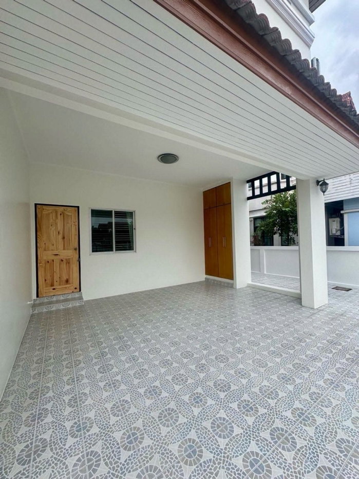 รูป ให้เช่าบ้านใกล้ J-Park ศรีราชา
(แกรนด์พาร์ควิลล์)
30,000/เดือน
บ้าน 2 ชั้น รีโนเวทใหม่ - รูปที่ 3/27