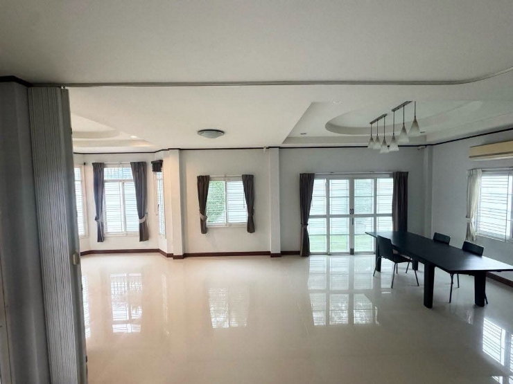 รูป ให้เช่าบ้านใกล้ J-Park ศรีราชา
(แกรนด์พาร์ควิลล์)
30,000/เดือน
บ้าน 2 ชั้น รีโนเวทใหม่ - รูปที่ 11/27
