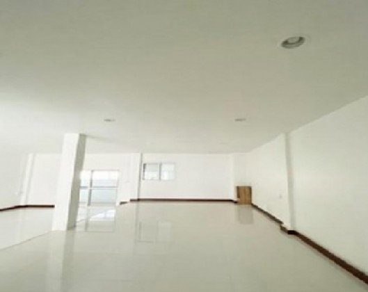 รูป ให้เช่าสำนักงาน ทาวน์โฮม 3 ชั้น Renovate ใหม่ทั้งหลัง ซอยสุขุมวิท 54 ใกล้ BTS อ่อนนุช แอร์ 4 เครื่อง เหมาะเป็น Studio , สำนักงาน จดบริษัทได้ - รูปที่ 5/9