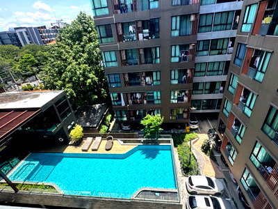 Condos for rent : 🏙️✨ For Rent | Condo, Ratchada Beautiful, brand-new, clean room with a stunning pool view 🌿🏊‍♂️  💰 Rent: Only 10,000 THB/month